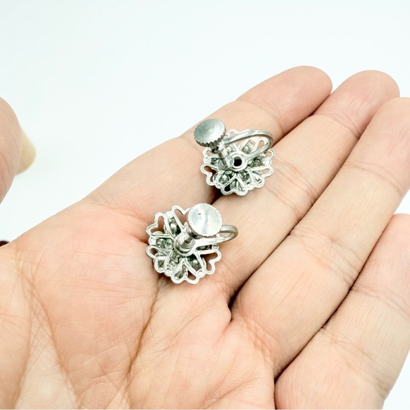 Vintage Silver Tone Sparkling Crystal Rhinestones Cluster Screw-Back Earrings - Picture 5 of 6